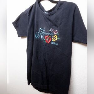 Vintage embroidered floral Hawaii Maui tee shirt
